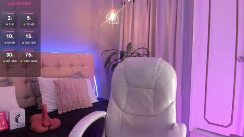 Snapshot of jordan_24_ chatting on 10.20.25 JORDAN online show from 10.20.25