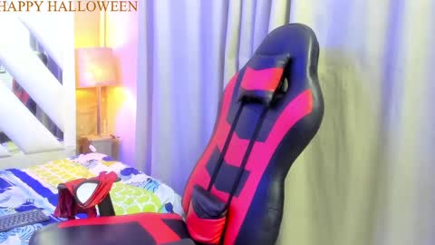 Snapshot of jordan_love7 chatting on 10.31.25 jordan online show from 10.31.25