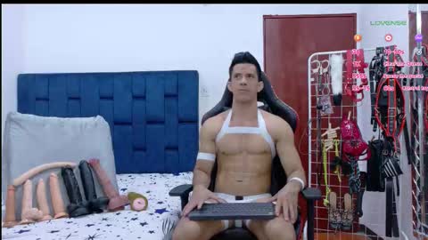 jose_rumbero91 online show from 02.18.26