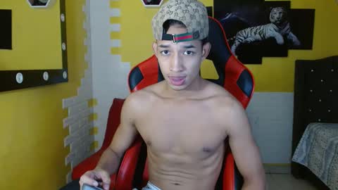 Snapshot of jose_sexycumm chatting on 10.10.25 jose_sexycumm online show from 10.10.25