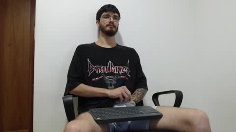 Snapshot of joseh0se chatting on 04.11.26 alejandro online show from 04.11.26