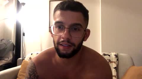 josh_xo online show from 12.04.25