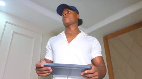 Snapshot of joshloganx chatting on 12.23.24 joshloganx online show from 12.23.24