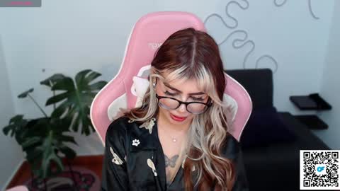 josephine   independent model    online show from 12.09.24