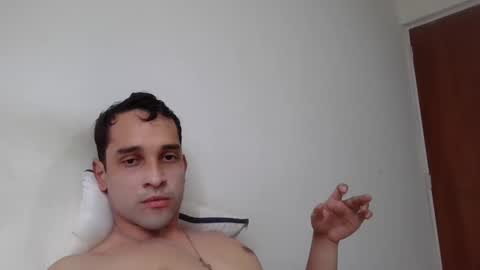 Snapshot of jovenvergonguapo09 chatting on 02.15.25 Van Helsing online show from 02.15.25