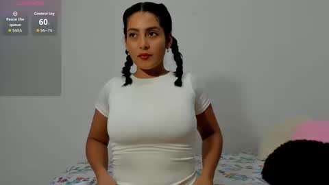 Snapshot of joyaoscura55 chatting on 09.19.25 sofiaparker8 online show from 09.19.25