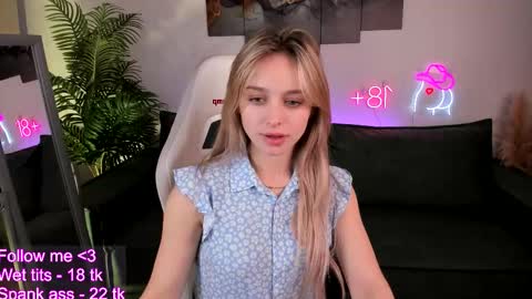Snapshot of joyce_joycee chatting on 09.17.25 joyce_joycee online show from 09.17.25