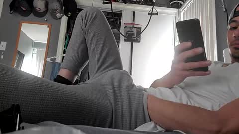 Snapshot of jpizzy23 chatting on 01.10.25 dLowfrk online show from 01.10.25