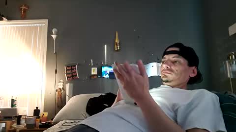 Snapshot of jpizzy23 chatting on 02.28.25 dLowfrk online show from 02.28.25