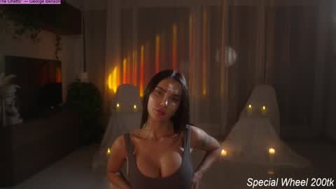 Jennifer Diaz online show from 11.21.25