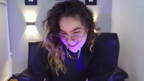 Snapshot of jsneiidy_ath chatting on 12.18.24 Josneidy Jos online show from 12.18.24