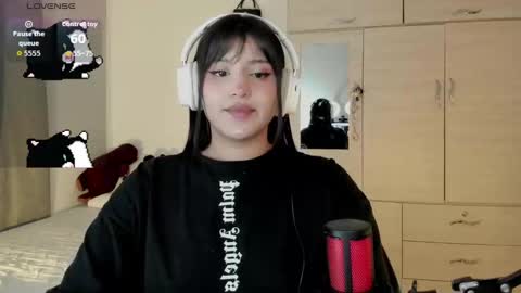 Ju Kyung online show from 10.18.25