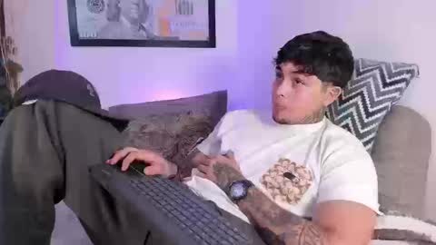 juan_alvarez18 online show from 09.27.25