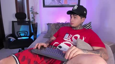 juan_alvarez18 online show from 10.04.25