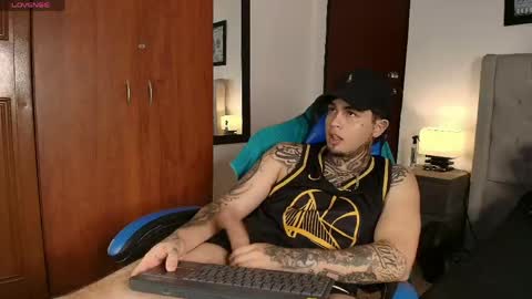 Snapshot of juan_alvarez18 chatting on 05.23.26 juan_alvarez18 online show from 05.23.26