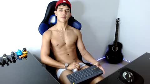 Snapshot of juan_da01 chatting on 12.04.24 JuanDa online show from 12.04.24