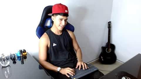 Snapshot of juan_da01 chatting on 12.13.24 JuanDa online show from 12.13.24