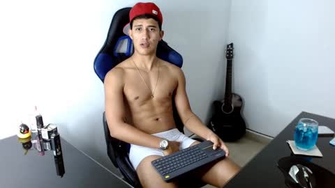 Snapshot of juan_da01 chatting on 02.05.25 JuanDa online show from 02.05.25