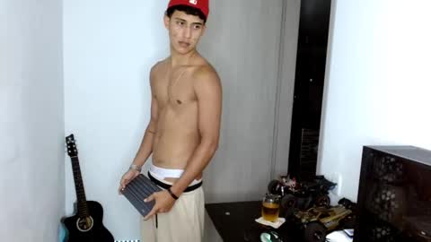 Snapshot of juan_da01 chatting on 03.04.25 JuanDa online show from 03.04.25