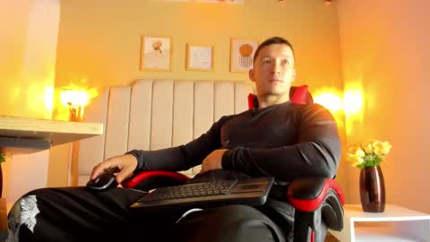 JUAN online show from 12.05.25