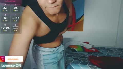 Snapshot of juanacock_2 chatting on 09.22.25 Juan online show from 09.22.25