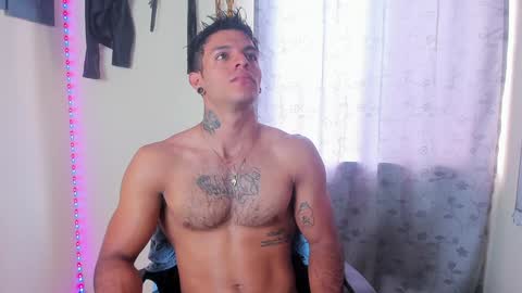 Snapshot of juanbladde chatting on 01.14.25 Juan Esteban online show from 01.14.25