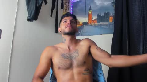 Snapshot of juanbladde chatting on 03.01.25 Juan Esteban online show from 03.01.25