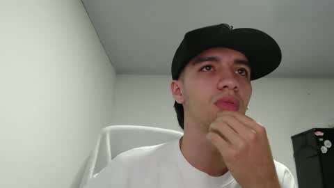 juanboytw online show from 02.15.25