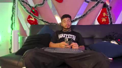 juancamilo66_ online show from 11.18.25