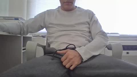 Snapshot of juanearth1 chatting on 04.27.26 juanearth1 online show from 04.27.26