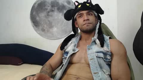 Juanes online show from 10.13.25