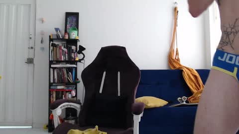 Snapshot of juanisimo_ chatting on 02.16.25 JUANISIMO online show from 02.16.25
