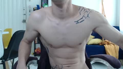 Snapshot of juanisimo_ chatting on 02.18.25 JUANISIMO online show from 02.18.25