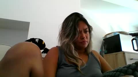 Snapshot of juanita_cw chatting on 10.10.25 juanita_cw online show from 10.10.25