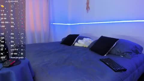 Blue online show from 02.10.25