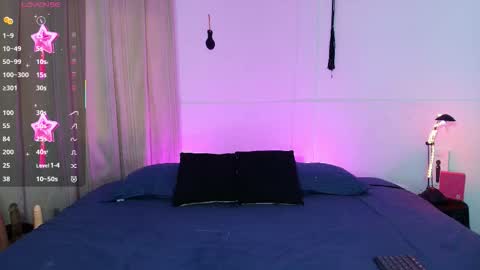 Blue online show from 11.04.25