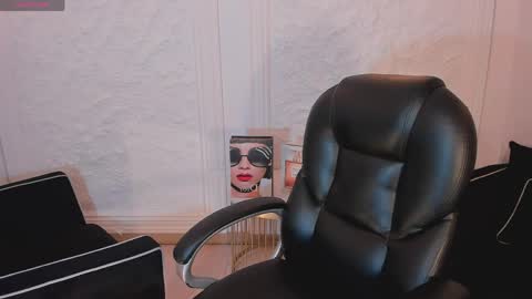 Snapshot of juanitaclay chatting on 04.25.26 Juanita Clay online show from 04.25.26