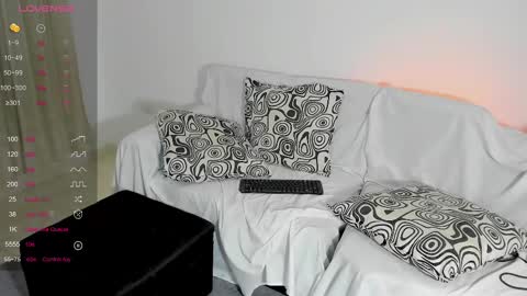 Snapshot of juanmiiss chatting on 03.01.25 Juan Miguel online show from 03.01.25