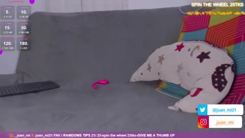 Snapshot of juanmiiss chatting on 11.21.25 Juan Miguel online show from 11.21.25