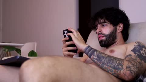 Snapshot of juanrizzo chatting on 12.03.24 Juan online show from 12.03.24