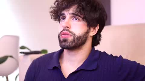 Snapshot of juanrizzo chatting on 02.20.25 Juan online show from 02.20.25