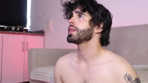 Snapshot of juanrizzo chatting on 10.16.25 Juan online show from 10.16.25