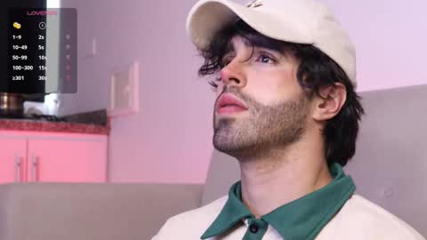 Snapshot of juanrizzo chatting on 10.27.25 Juan online show from 10.27.25