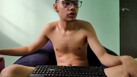 juansuarez204 online show from 12.29.24