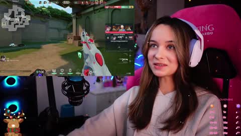 Snapshot of juicy___angel chatting on 01.10.25 Angelina online show from 01.10.25