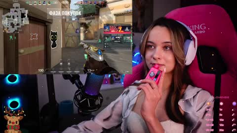 Snapshot of juicy___angel chatting on 01.28.25 Angelina online show from 01.28.25