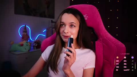 Snapshot of juicy___angel chatting on 02.18.25 Angelina online show from 02.18.25