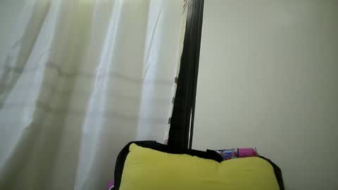 juicy_bella2 online show from 10.27.25