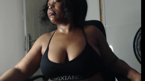 Snapshot of juicy_gold22 chatting on 06.03.26 Mariagold online show from 06.03.26