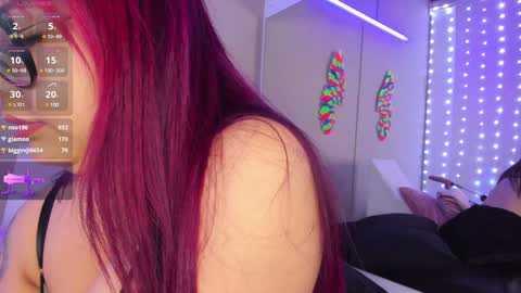 Snapshot of juicy_led_ chatting on 01.13.25 Juicy online show from 01.13.25